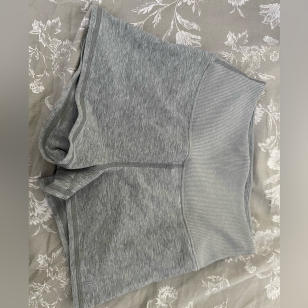 Alo Zinc Heather shorts !